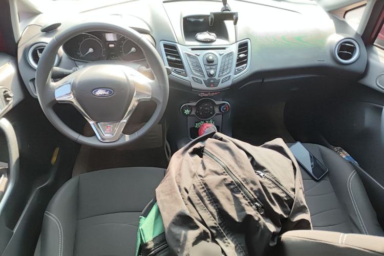 Used Ford Fiesta 2013 Hatchback 1.5L Automatic Fashion Edition Center Console