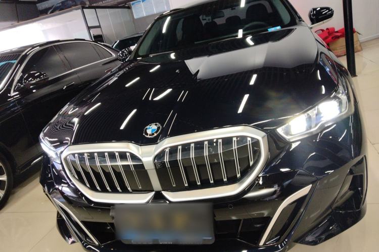 Used BMW 5 Series 2025 530Li Luxury Edition M Sport Package
