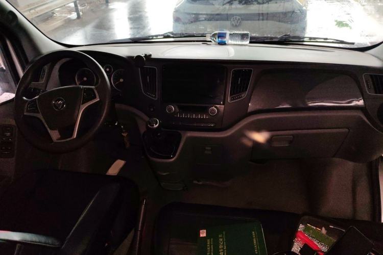 Used Foton Toano 2024 Geely Xing Multi-Function Cummins 2.8T Manual Long Wheelbase Mid-Roof Rear Single-Tire 7-Seater