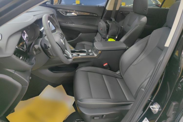 Used Buick Envision 2023 Encore Plus 652T Five-Seat All-Wheel-Drive Luxury Model
