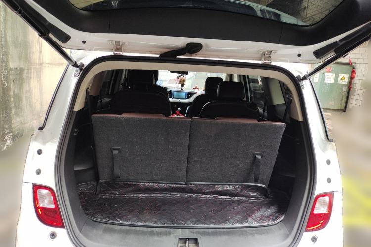 Used Buick GL6 2018 18T 6-Seater Prestige Model Trunk