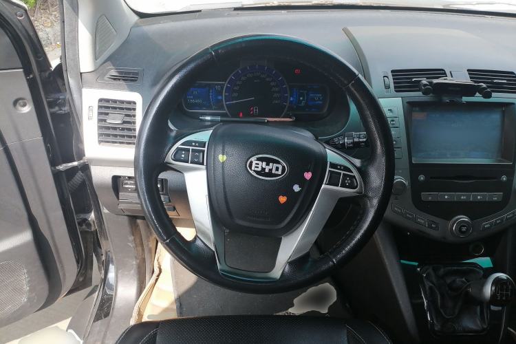 Used BYD S6 2013 Platinum Edition 2.0L Manual Luxury Model
