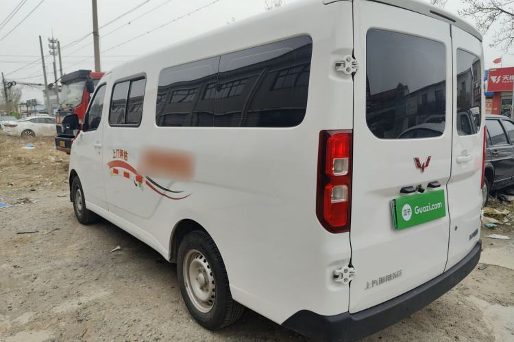 Used Wuling Yangguang 2025 Model 310KM Bus Edition—Customized by CATL