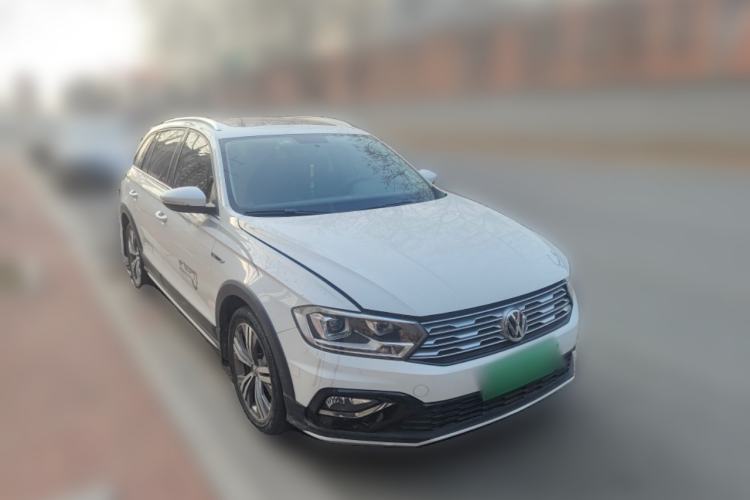 Used Volkswagen C-TREK 2018 230TSI DSG Comfort Model Front Right 45 Deg