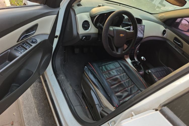 Used Chevrolet Cruze 2015 1.5L Classic SL MT Driver Seat