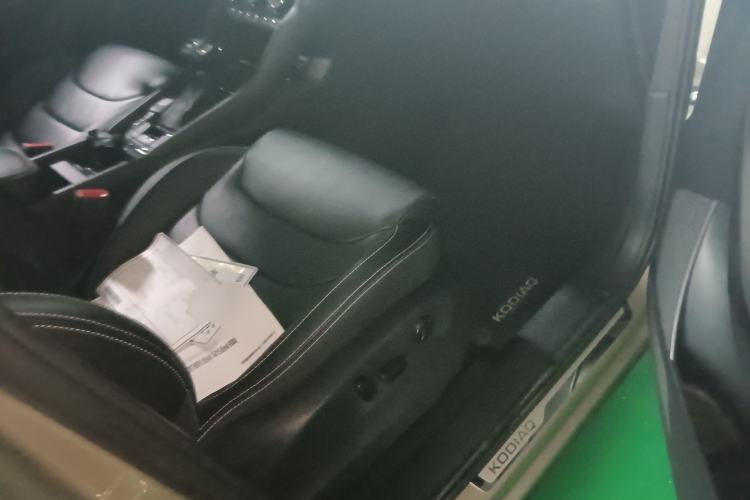 Used Skoda Kodiaq 2019 TSI330 7-Seater Two-Wheel-Drive Luxury Enjoyment Edition China V Emission Standard
