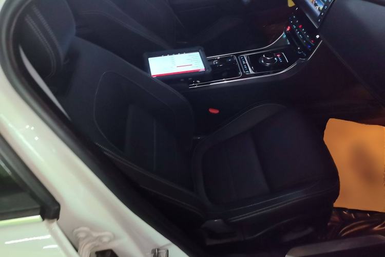 Used Jaguar XE 2017 2.0T 200 PS R-Sport