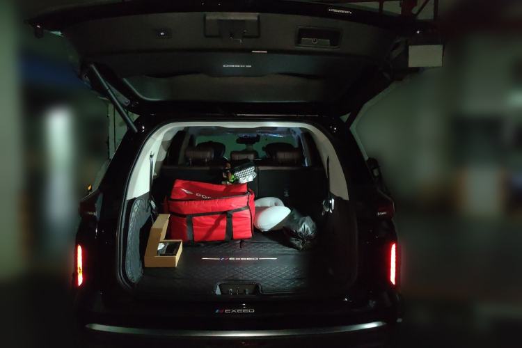 Used EXEED Lanyue 2023 400T Four-Wheel Drive Starry Edition 7-Seater Trunk