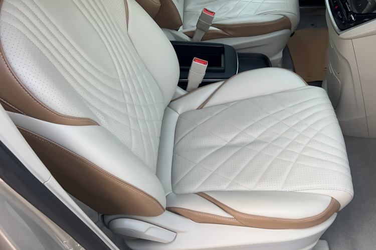 Used Buick GL8 2022 ES Landtrek 653T Comfort Edition