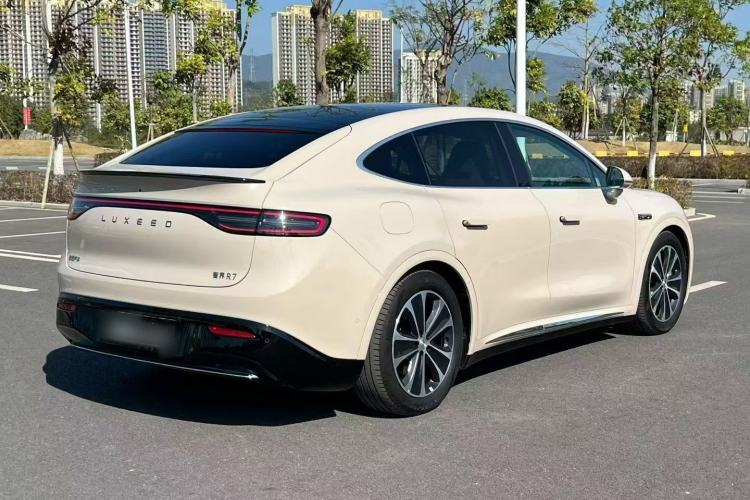 Used Hima Luxeed R7 2025 Range-Extended Version 251 km Max Exterior 3