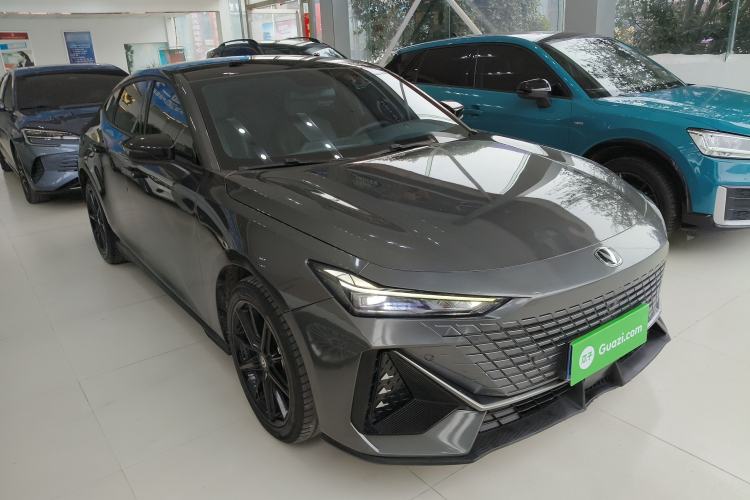 Used Changan UNI-V 2022 1.5T Prestige Version
