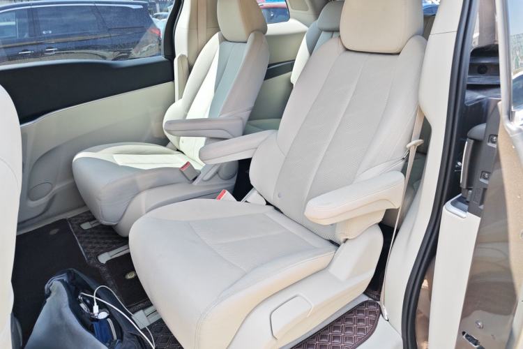 Used Buick GL8 2022 Land Cruiser Executive Class 652T Comfort Model