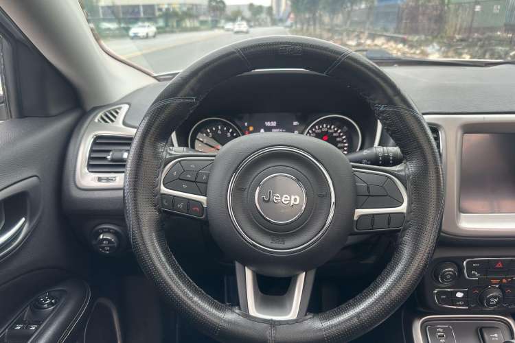 Used Jeep Compass 2019 200T Automatic Family Edition - Connected Large Screen Version