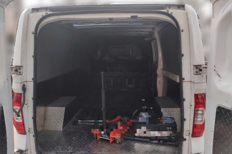 Used SAIC MAXUS EV30 2023 Pure-Electric Smart Logistics Expert with Long Wheelbase—Equipped with CATL Power Battery