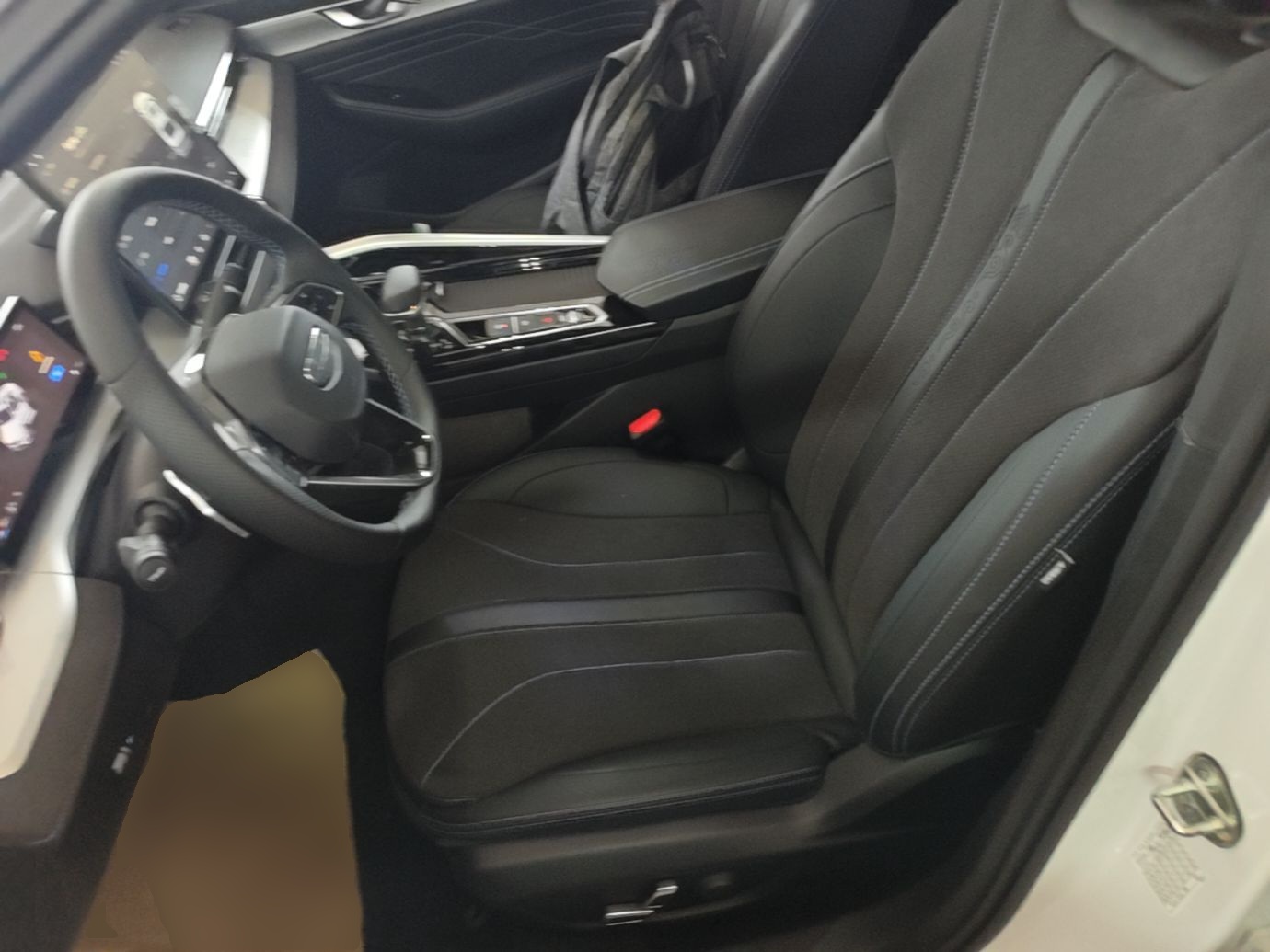 Geely Auto Preface 2025 Dongfang Yao 2.0TD Lanxing Edition — снимка 17