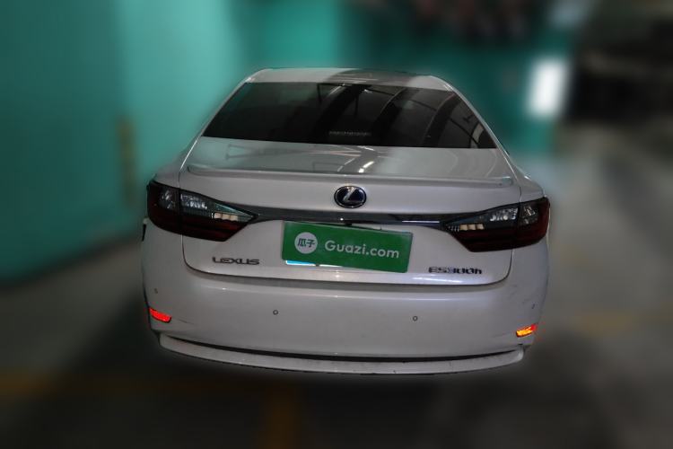 Used Lexus ES 2015 300h Comfort Edition