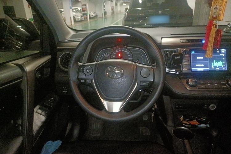 Used Toyota RAV4 2015 2.0L CVT Two-Wheel Drive Fashion Edition