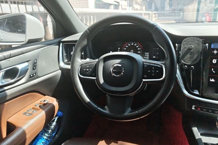 Used Volvo S60 2021 T4 Zhiyi Luxury Edition