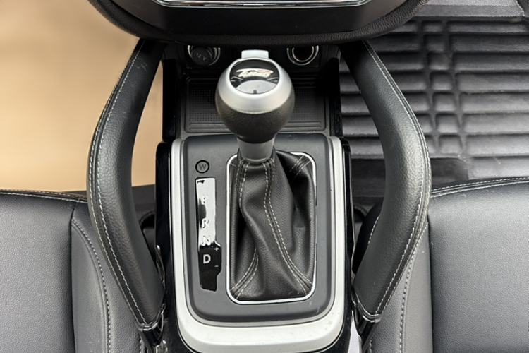 Used Zotye SR7 2016 1.5T CVT Cube Road Edition China V Standard
