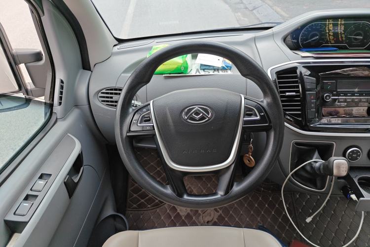 Used SAIC MAXUS Xintu V80 2019 2.5T Classic Version 6-Speed Manual – Aoyuntong Modified Long Wheelbase Mid-Height 7-Seater