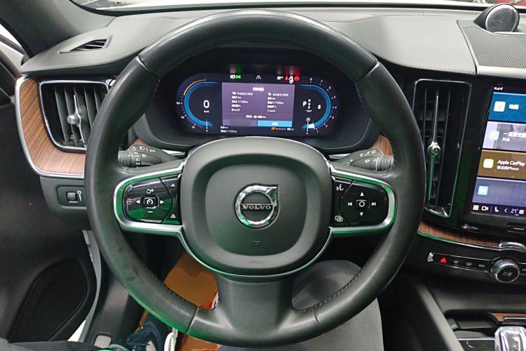 Used Volvo XC60 2022 B5 4x4 Smart Luxury Edition