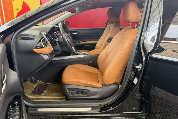 Used Toyota Camry 2019 Revised Version Dual-Engine 2.5 HG Luxury Edition
