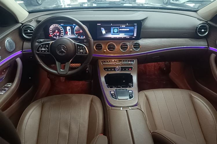 Used Mercedes-Benz E-Class 2020 E 300 L Luxury Model Center Console
