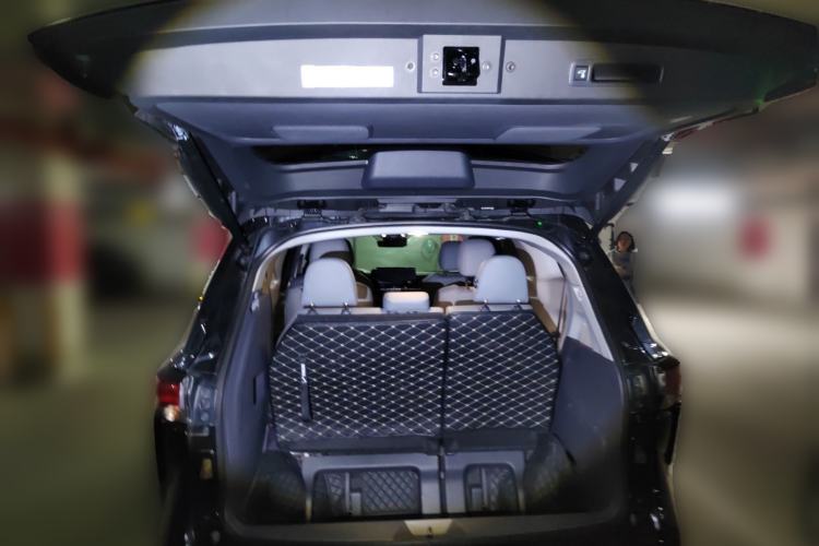 Used Toyota Granvia 2023 2.5L Hybrid Prestige PLUS Edition