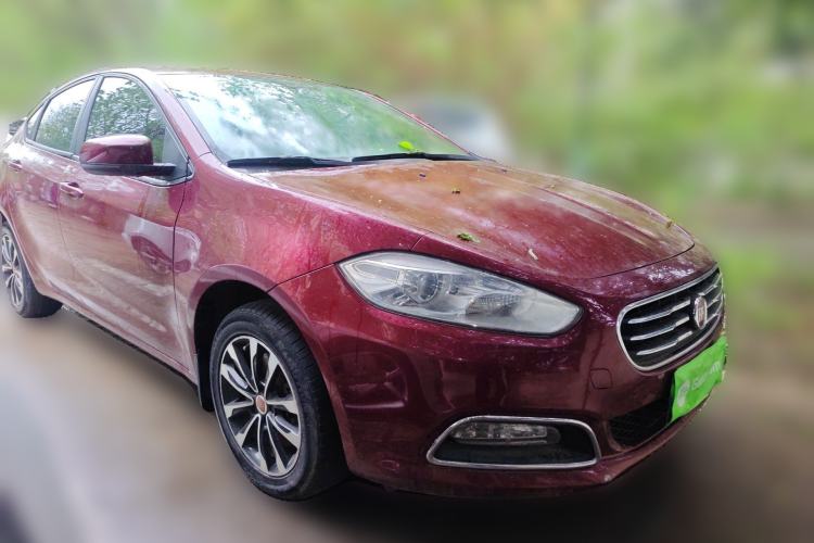 Used Fiat Viaggio 2012 1.4T Automatic Enjoyment Edition Front Right 45 Deg