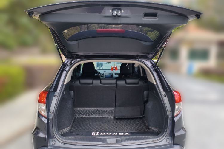 Used Honda Vezel 2020 1.5L CVT Pioneer Edition Trunk