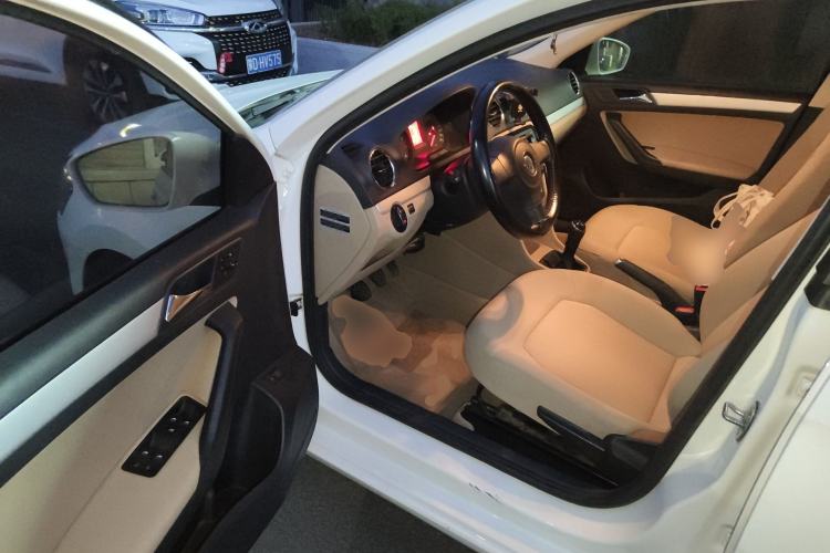 Used Volkswagen Jetta 2015 1.6L Manual Comfort Model