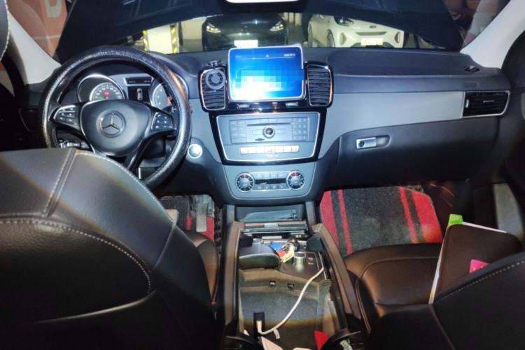 Used Mercedes-Benz GLE Coupe 2018 GLE 400 4MATIC Coupe SUV Interior 2