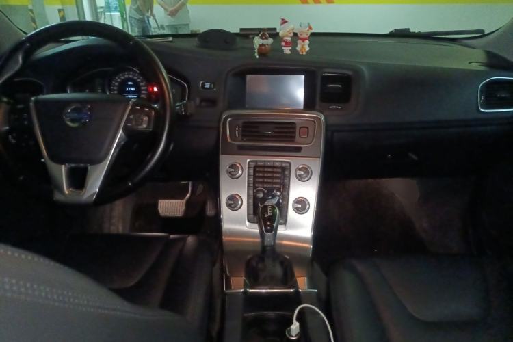 Used Volvo S60 2015 S60L 2.0T Zhiyuan Edition