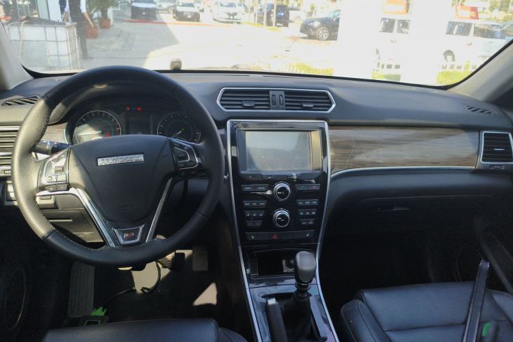Used Haval H2 2016 Red Label 1.5T Manual Two-Wheel Drive Elite Model

