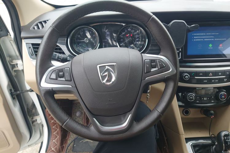 Used Baojun 730 2016 1.5T Manual Luxury Edition 7 Seats
