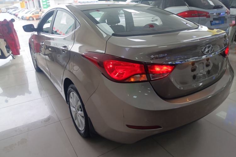 Used Hyundai Elantra (5th Generation / Langdong) 2016 1.6L Automatic Smart Version