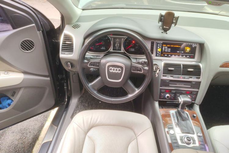 Used Audi Q7 2011 3.0 TFSI Ambition (200kW) Steering Wheel