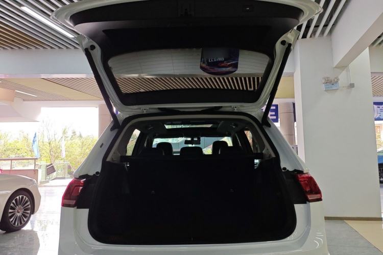 Used Volkswagen Tiguan L 2025 Model, Outstanding Version, 300TSI Automatic Two-Wheel Drive Longteng Edition
