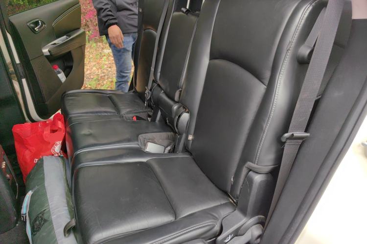 Used Dodge Journey 2013 3.6L Four-Wheel Drive Flagship Edition Left Rear Seat