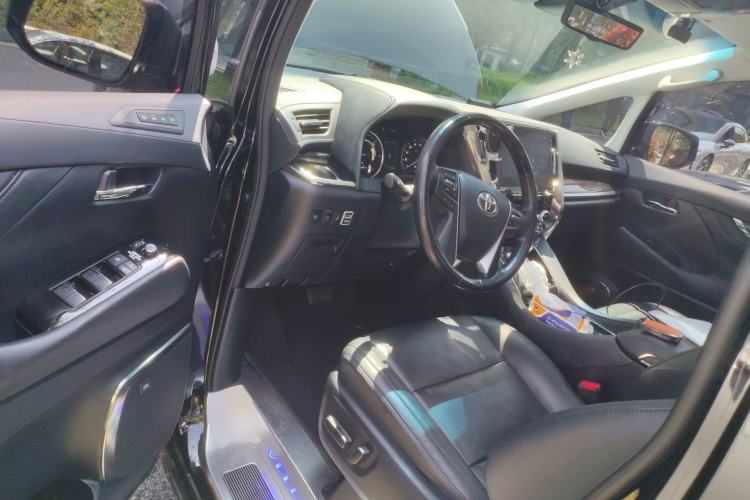 Used Toyota Vellfire 2021 Crown Dual-Engine 2.5L HV Luxury Edition Driver Seat