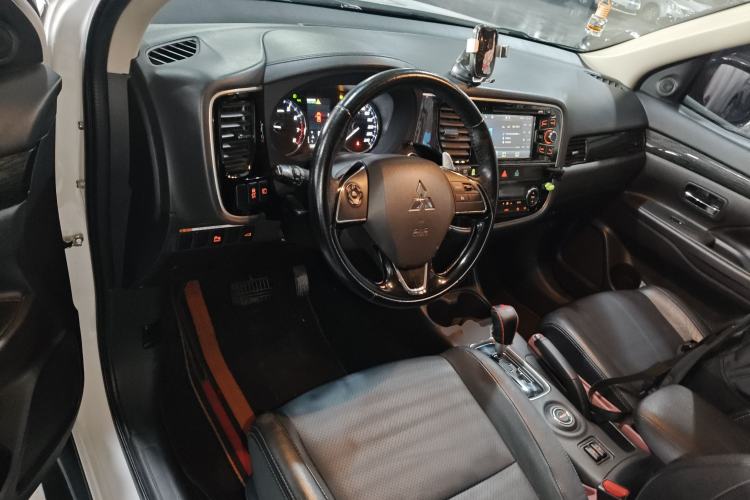 Used Mitsubishi Outlander 2016 2.4L 4x4 Elite Edition 5 Seats