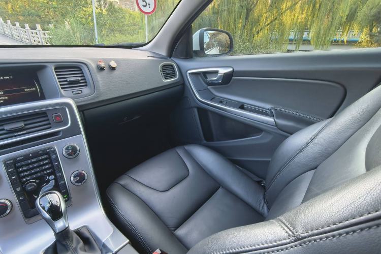 Used Volvo V60 2017 T4 Smart Edition China V Standard Interior 10