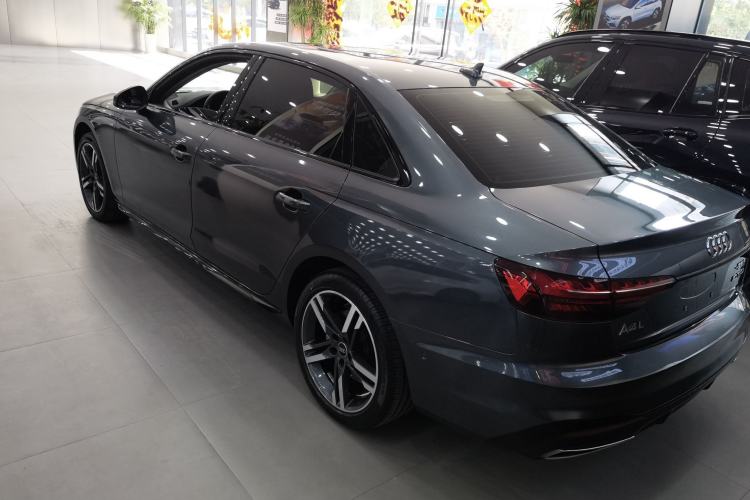 Used Audi A4L 2022 40 TFSI Luxury Dynamic Model
