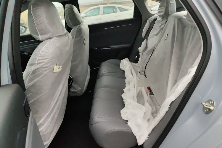 Used Geely Galaxy L6 2025 EM-i 140km Long-Range Version Left Rear Seat