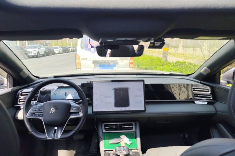 Used BYD Qin L 2024 DM-i 120KM Excellence Model Center Console