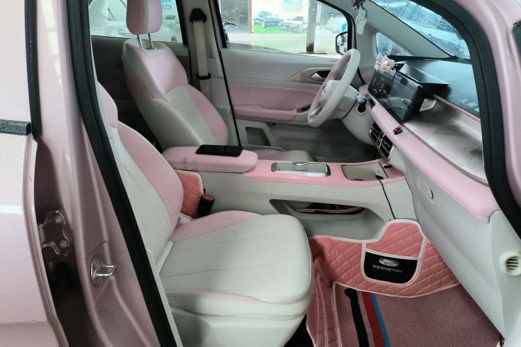 Used Geometry E Firefly 2023 401 km Super-Liked Special Edition 5 Seats
