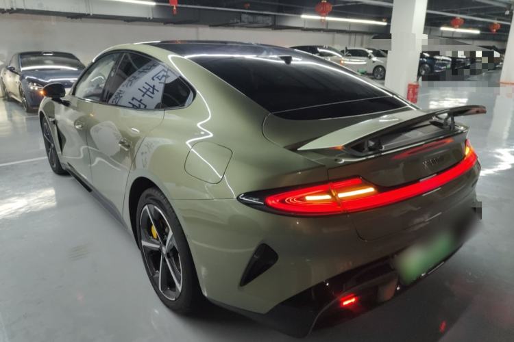 Used Xiaomi Auto SU7 2024 Four-Wheel Drive Ultra-Long Range Advanced Intelligent Driving Max Edition
