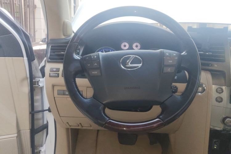 Used Lexus LX 2009 570
