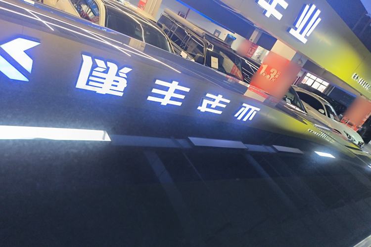 Used Geely Galaxy LEVC L380 2024 140-Degree 6-Seater All-Wheel-Drive Ultra Roof