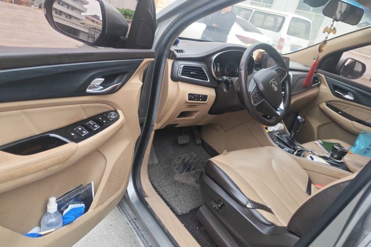 Used Baojun 730 2017 1.8L iAMT Prestige Version 7 Seats Driver Seat